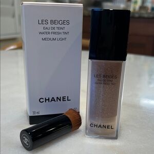 CHANEL Les Beiges Water-Fresh Tint in Medium Light - Beige